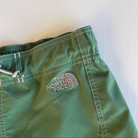 North Face Men’s Hybrid Athletic Board Shorts - Picture 2 of 8